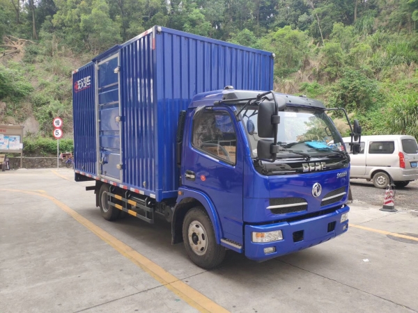 惠州東風福瑞卡寬體箱式貨車